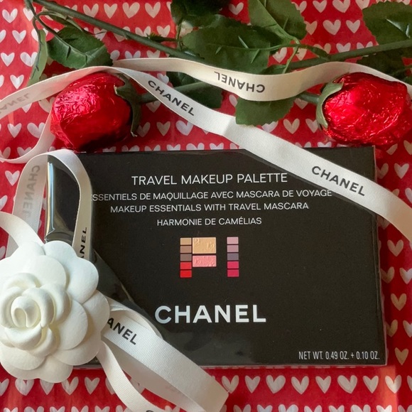 HOST PICK 💋💄 CHANEL  TRAVEL MAKEUP PALETTE 💋💄 NWT 💄💋 - Picture 9 of 16